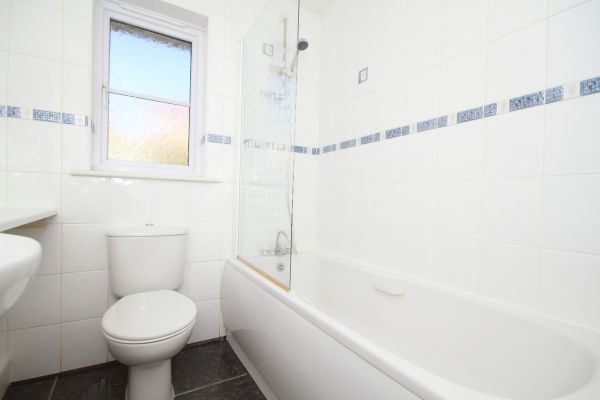 Cost of Shower Window Replacement in Dallas